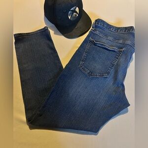 EXPRESS CLASSIC SLIM BLUE JEANS.